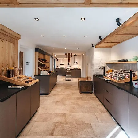 Arpuria L Hidden Luxury Mountain - Adults Friendly Hotel Sankt Anton am Arlberg