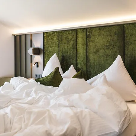 Hotel Arpuria L Hidden Luxury Mountain - Adults Friendly 4*