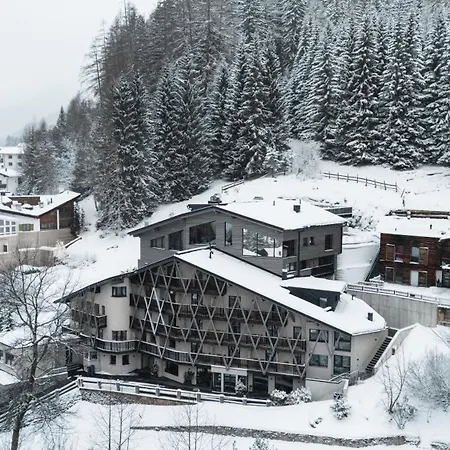 Hotel Arpuria L Hidden Luxury Mountain - Adults Friendly Sankt Anton am Arlberg